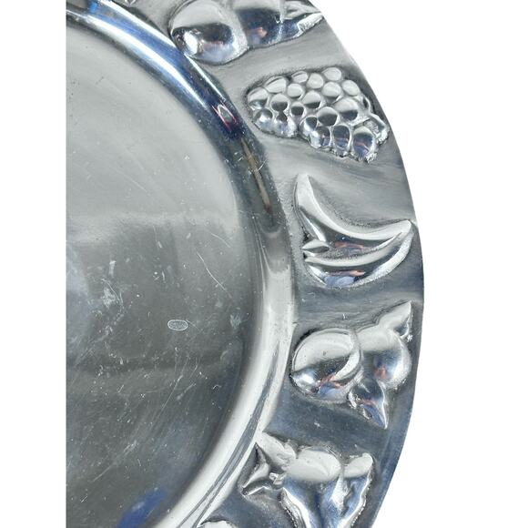 Large Aluminum Round Fruit Embossed Design Serving Platter-Nice! - Picture 5 of 8